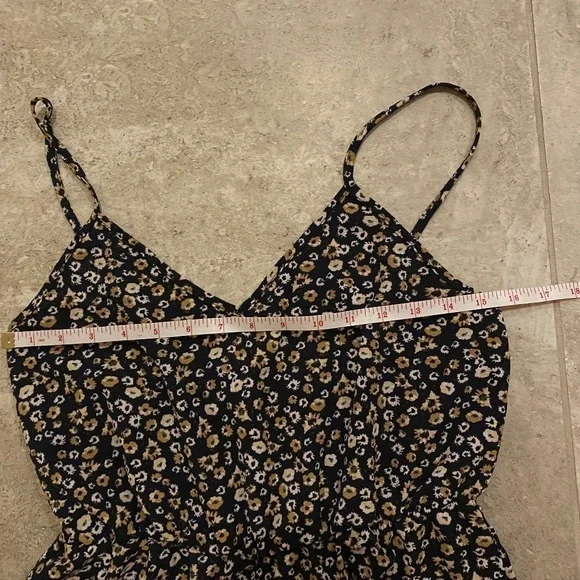 🎉Navy Blue Floral SHEIN Romper - Size Medium (Fits Small) w/ Adjustable Straps - Picture 2 of 6